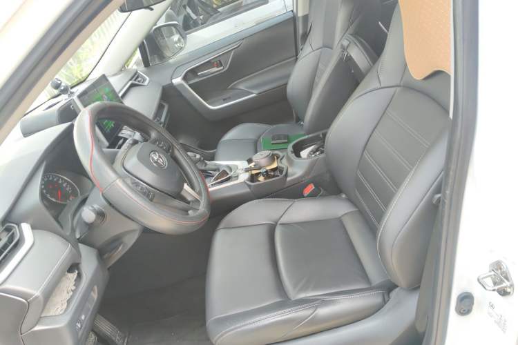 Used Toyota Wildlander 2020 2.0L CVT Two-Wheel Drive Luxury Edition Left Front Seat