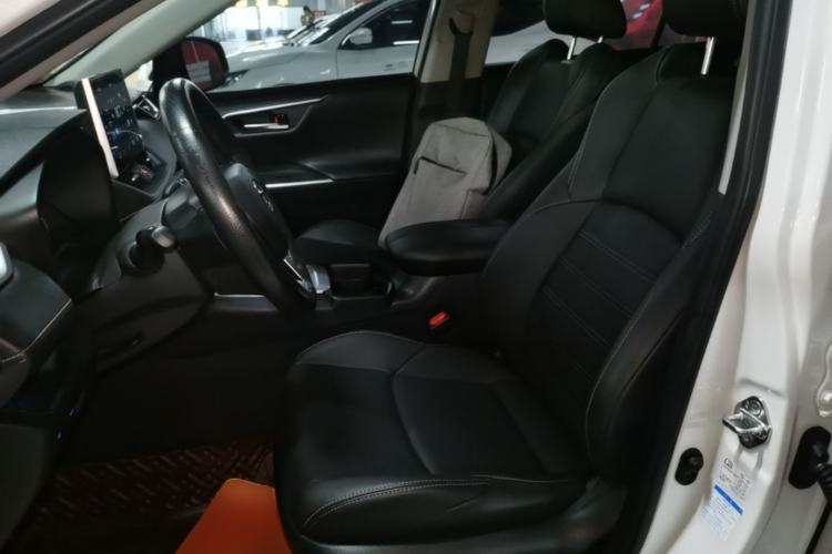 Used Toyota Wildlander 2020 2.0L CVT Four-Wheel Drive Premium Edition Left Front Seat