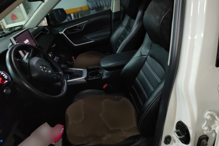 Used Toyota Wildlander 2020 2.0L CVT Two-Wheel Drive Leading Edition Left Front Seat