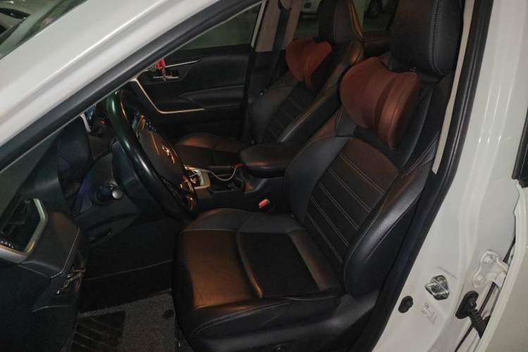 Used Toyota Wildlander 2020 Dual-Engine 2.5L E-CVT Two-Wheel Drive Luxury Edition Left Front Seat