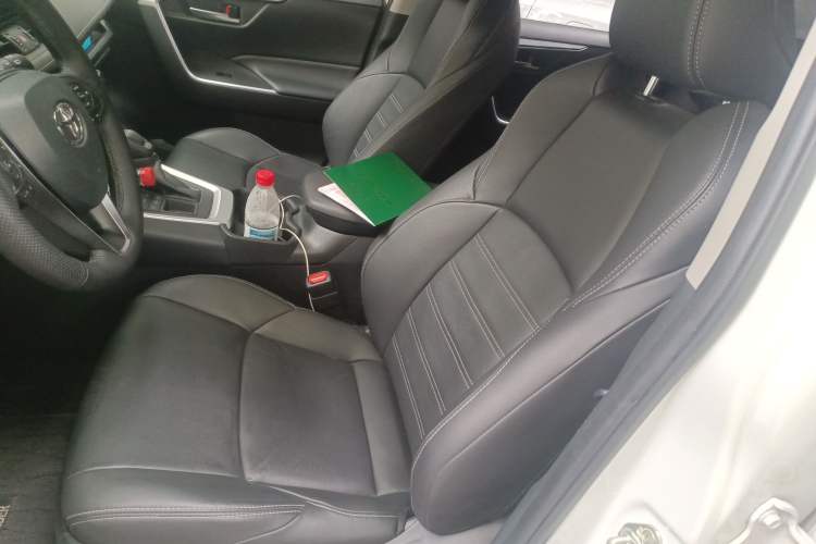 Used Toyota Wildlander 2020 2.0L CVT 4x4 Luxury Edition Left Front Seat