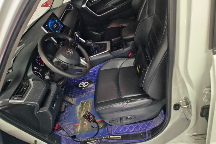 Used Toyota Wildlander 2020 2.0L CVT 4x4 Luxury Edition Left Front Seat