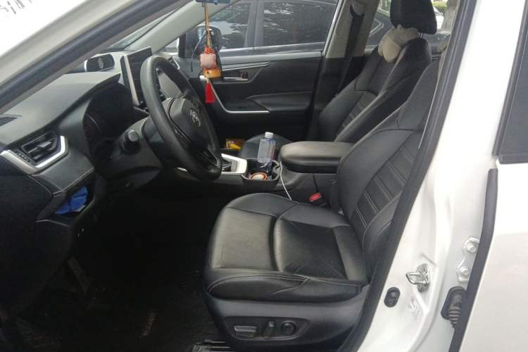 Used Toyota Wildlander 2020 2.0L CVT Two-Wheel Drive Luxury Edition Left Front Seat