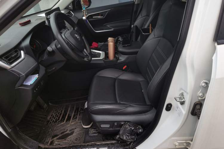 Used Toyota Wildlander 2020 2.0L CVT Two-Wheel Drive Luxury Edition Left Front Seat