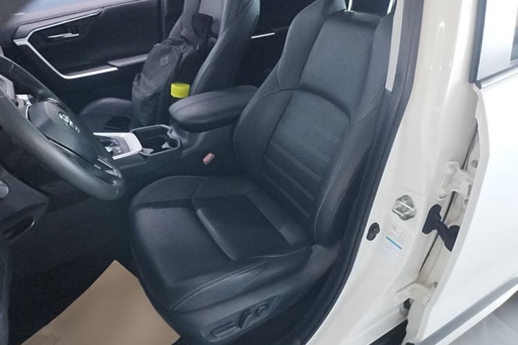 Used Toyota Wildlander 2020 2.0L CVT Four-Wheel Drive Premium Edition Left Front Seat
