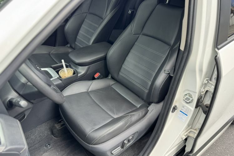 Used Toyota Wildlander 2020 2.0L CVT 4x4 Luxury Edition Left Front Seat