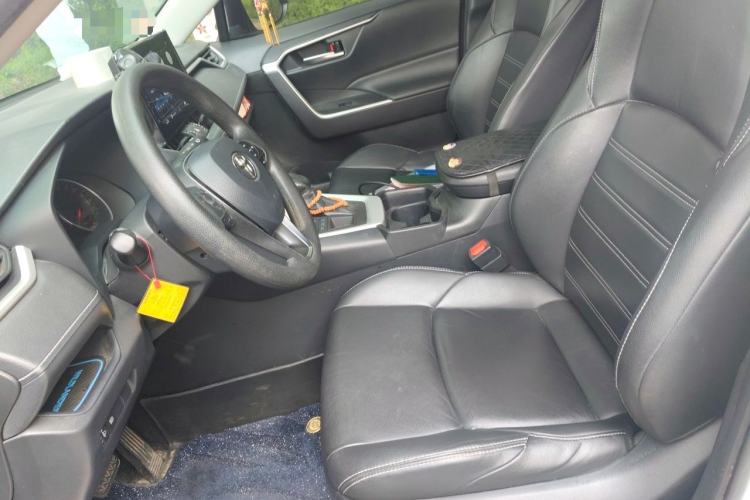 Used Toyota Wildlander 2020 2.0L CVT 4x4 Luxury Edition Left Front Seat