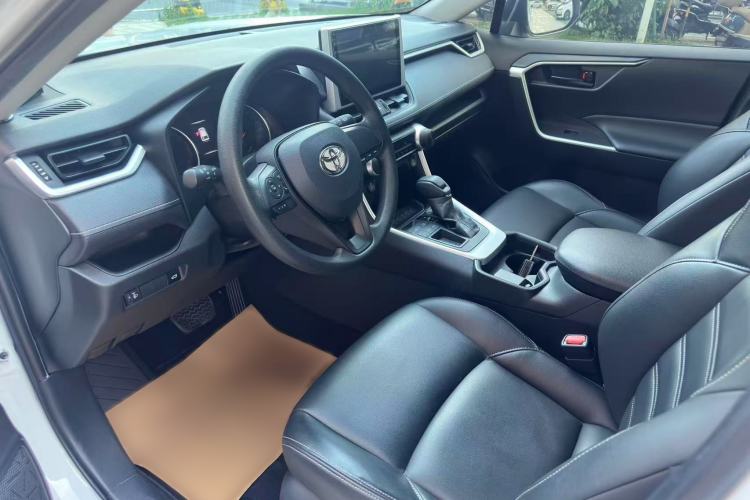 Used Toyota Wildlander 2020 2.0L CVT Two-Wheel Drive Leading Edition Left Front Seat