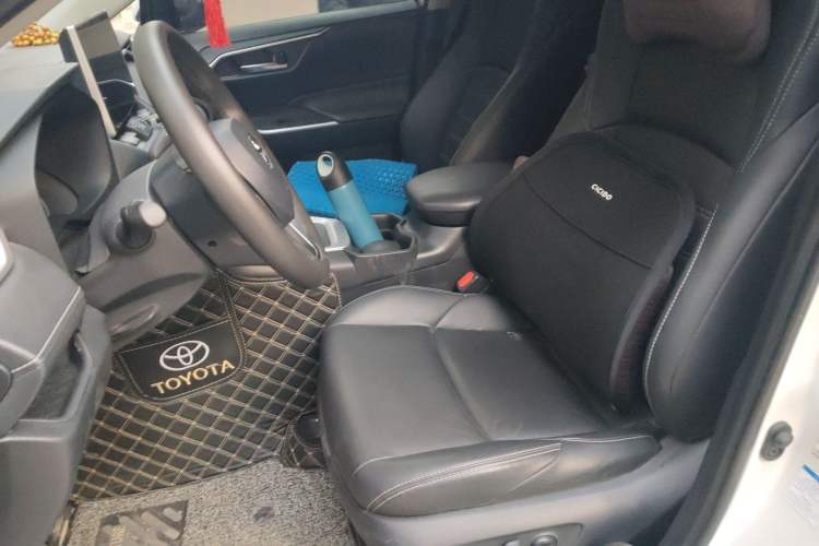 Used Toyota Wildlander 2020 2.0L CVT 4x4 Luxury Edition Left Front Seat
