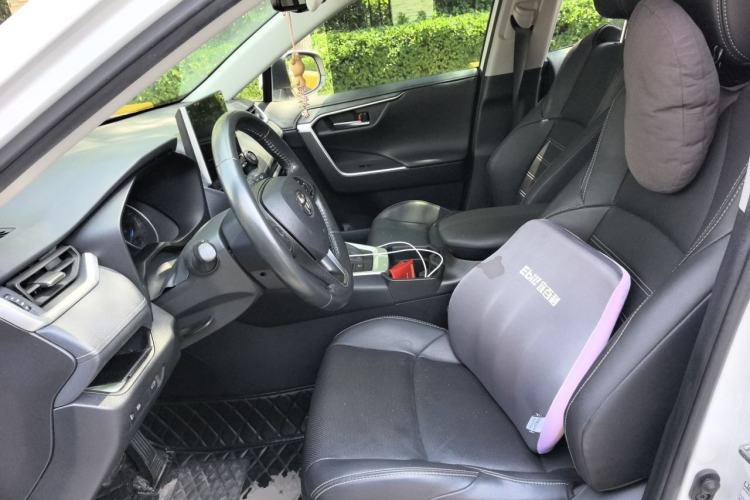 Used Toyota Wildlander 2020 Dual-Engine 2.5L E-CVT Two-Wheel Drive Prestige Edition Left Front Seat