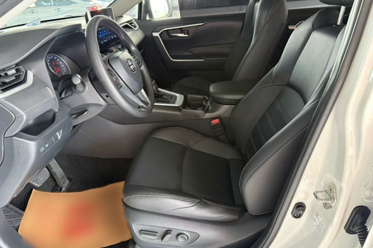Used Toyota Wildlander 2020 2.0L CVT Two-Wheel Drive Luxury Edition Left Front Seat