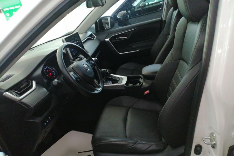 Used Toyota Wildlander 2020 2.0L CVT 4x4 Luxury Edition Left Front Seat