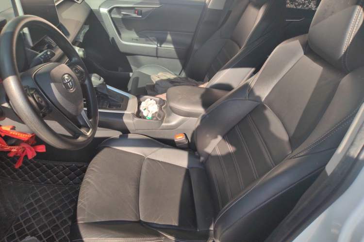 Used Toyota Wildlander 2020 2.0L CVT 4x4 Luxury Edition Left Front Seat