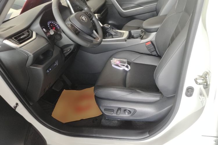 Used Toyota Wildlander 2020 2.0L CVT Two-Wheel Drive Prestige Edition Left Front Seat