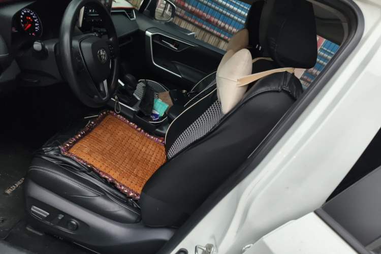 Used Toyota Wildlander 2020 2.0L CVT Two-Wheel Drive Luxury Edition Left Front Seat