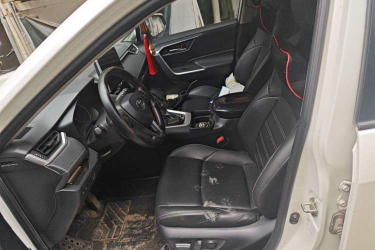 Used Toyota Wildlander 2020 2.0L CVT Two-Wheel Drive Luxury Edition Left Front Seat
