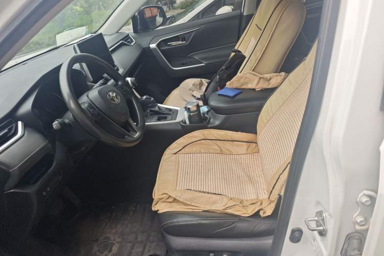 Used Toyota Wildlander 2020 Dual-Engine 2.5L E-CVT Two-Wheel Drive Luxury Edition Left Front Seat