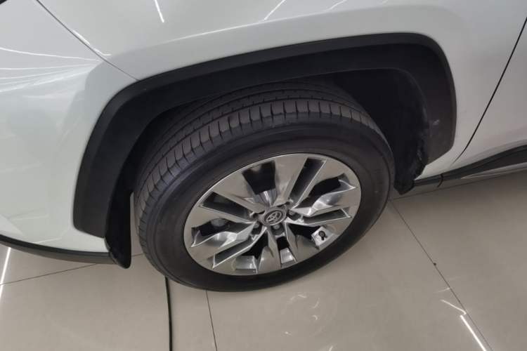 Used Toyota Wildlander 2020 Dual-Engine 2.5L E-CVT Two-Wheel Drive Luxury Edition Left Front Wheel Hub