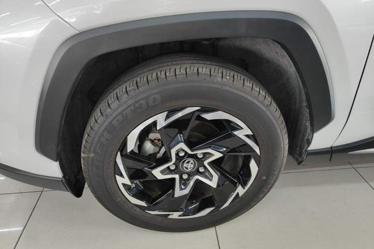 Used Toyota Wildlander 2020 2.0L CVT Two-Wheel Drive Tech Edition Left Front Wheel Hub