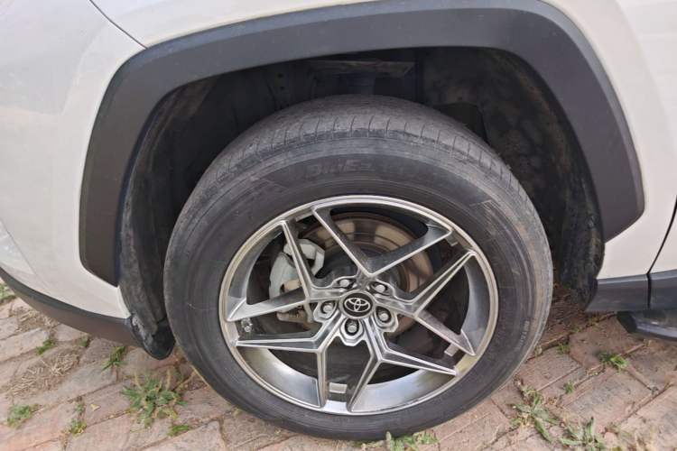 Used Toyota Wildlander 2020 2.0L CVT 4x4 Tech Edition Left Front Wheel Hub