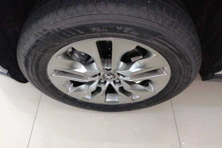 Used Toyota Wildlander 2020 2.0L CVT 4x4 Luxury Edition Left Front Wheel Hub