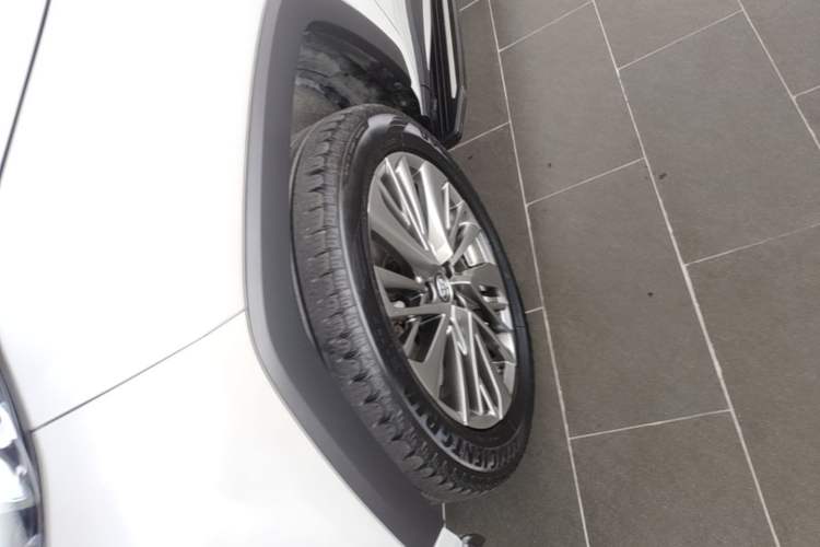 Used Toyota Wildlander 2020 2.0L CVT Two-Wheel Drive Prestige Edition Left Front Wheel Hub