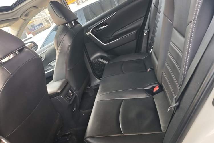 Used Toyota Wildlander 2020 2.0L CVT Two-Wheel Drive Luxury Edition Left Rear Seat