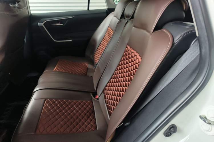 Used Toyota Wildlander 2020 2.0L CVT Two-Wheel Drive Luxury Edition Left Rear Seat