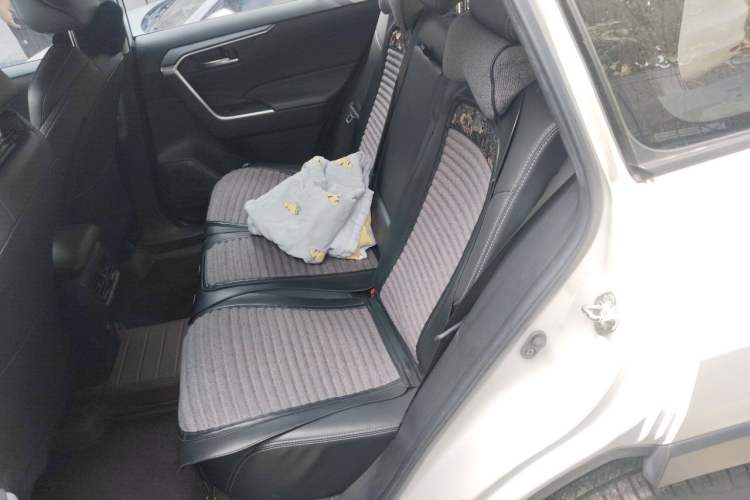 Used Toyota Wildlander 2020 2.0L CVT 4x4 Luxury Edition Left Rear Seat