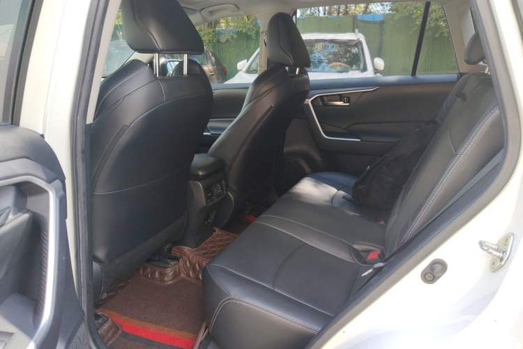 Used Toyota Wildlander 2020 2.0L CVT 4x4 Luxury Edition Left Rear Seat