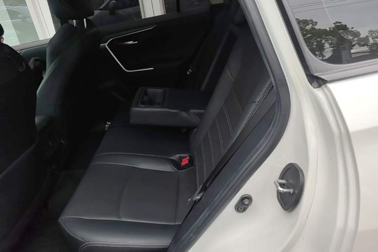 Used Toyota Wildlander 2020 2.0L CVT Two-Wheel Drive Prestige Edition Left Rear Seat