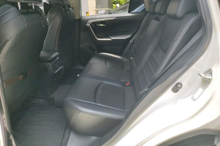 Used Toyota Wildlander 2020 2.0L CVT Two-Wheel Drive Luxury Edition Left Rear Seat