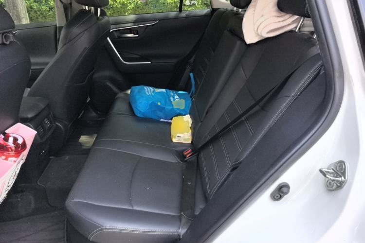 Used Toyota Wildlander 2020 Dual-Engine 2.5L E-CVT Two-Wheel Drive Prestige Edition Left Rear Seat