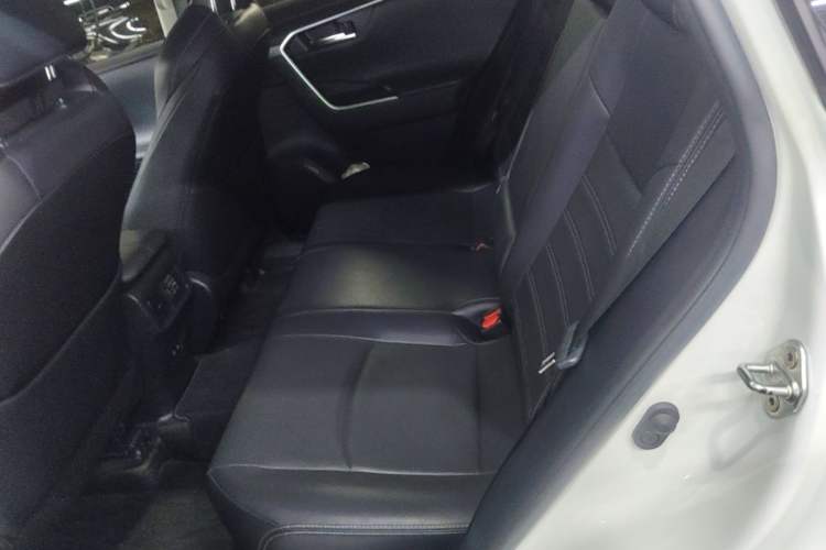 Used Toyota Wildlander 2020 2.0L CVT Two-Wheel Drive Prestige Edition Left Rear Seat