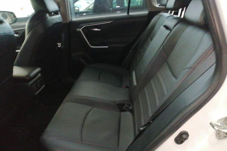 Used Toyota Wildlander 2020 2.0L CVT 4x4 Luxury Edition Left Rear Seat