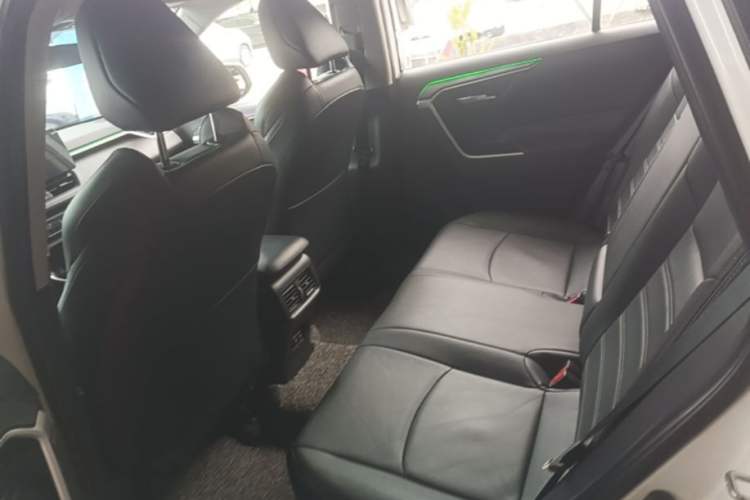 Used Toyota Wildlander 2020 2.0L CVT Two-Wheel Drive Luxury Edition Left Rear Seat