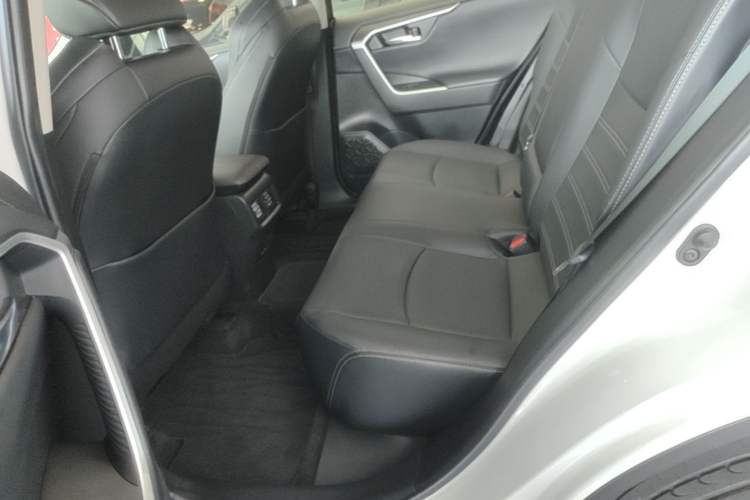 Used Toyota Wildlander 2020 2.0L CVT Two-Wheel Drive Prestige Edition Left Rear Seat