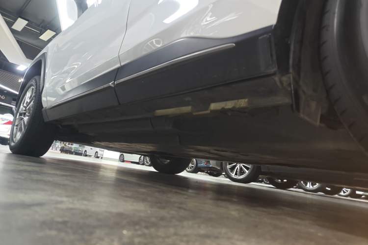 Used Toyota Wildlander 2020 2.0L CVT 4x4 Luxury Edition Left Side Sill