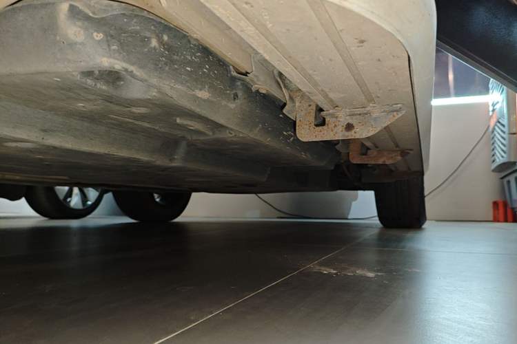 Used Toyota Wildlander 2020 2.0L CVT Two-Wheel Drive Luxury Edition Left Side Sill
