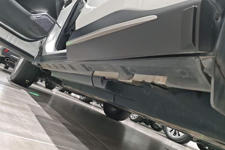 Used Toyota Wildlander 2020 2.0L CVT 4x4 Luxury Edition Left Side Sill