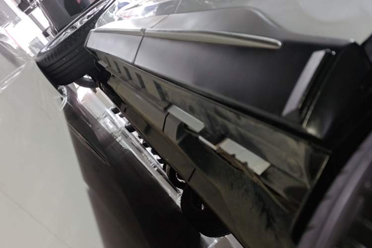 Used Toyota Wildlander 2020 2.0L CVT Two-Wheel Drive Luxury Edition Left Side Sill