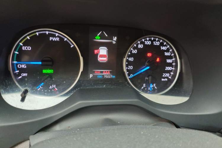 Used Toyota Wildlander 2020 Dual-Engine 2.5L E-CVT Two-Wheel Drive Luxury Edition Odometer Close Up