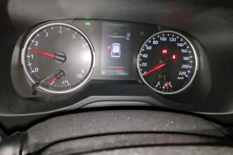 Used Toyota Wildlander 2020 2.0L CVT 4x4 Luxury Edition Odometer Close Up