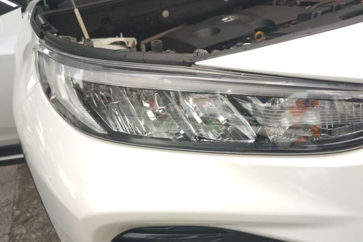 Used Toyota Wildlander 2020 2.0L CVT Two-Wheel Drive Luxury Edition Right Front Headlight