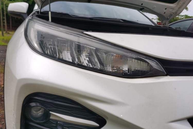 Used Toyota Wildlander 2020 2.0L CVT 4x4 Luxury Edition Right Front Headlight
