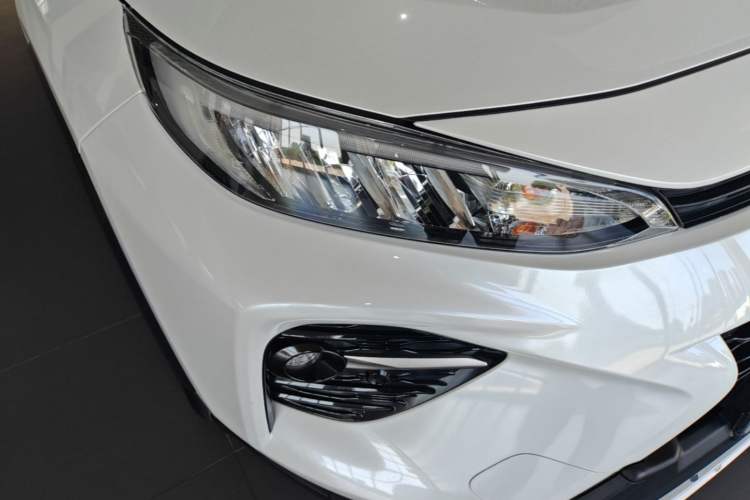 Used Toyota Wildlander 2020 Dual-Motor 2.5L E-CVT Four-Wheel Drive Luxury Edition Right Front Headlight