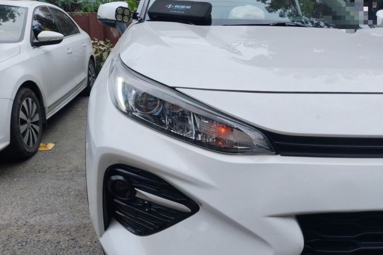 Used Toyota Wildlander 2020 2.0L CVT 4x4 Luxury Edition Right Front Headlight