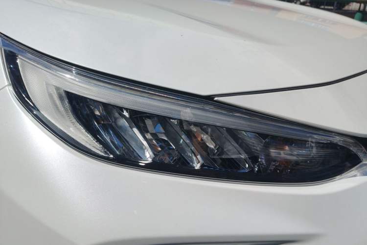 Used Toyota Wildlander 2020 2.0L CVT 4x4 Luxury Edition Right Front Headlight