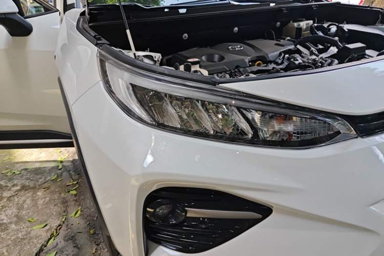 Used Toyota Wildlander 2020 Dual-Engine 2.5L E-CVT Two-Wheel Drive Luxury Edition Right Front Headlight