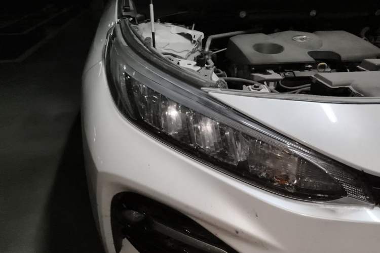 Used Toyota Wildlander 2020 2.0L CVT 4x4 Luxury Edition Right Front Headlight